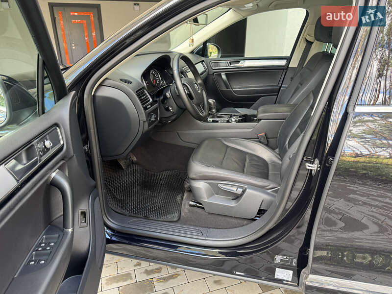 Внедорожник / Кроссовер Volkswagen Touareg 2015 в Киеве фото 35 Внедорожник / Кроссовер Volkswagen Touareg 2015 в Киеве