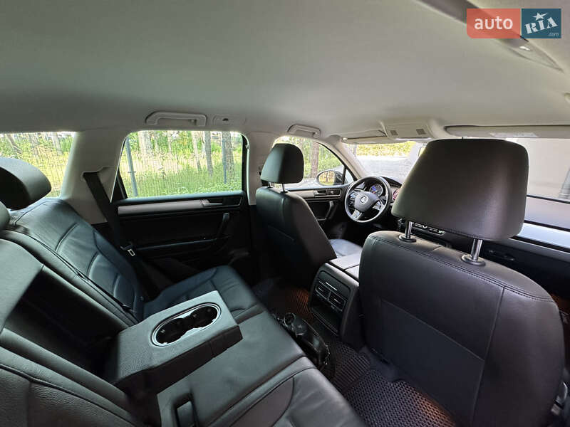 Внедорожник / Кроссовер Volkswagen Touareg 2015 в Киеве фото 57 Внедорожник / Кроссовер Volkswagen Touareg 2015 в Киеве