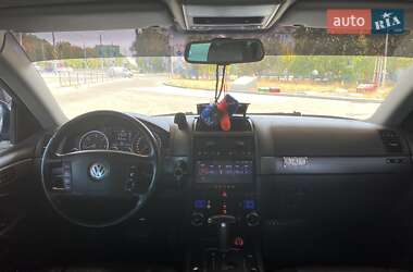 Внедорожник / Кроссовер Volkswagen Touareg 2005 в 