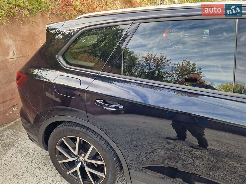 Внедорожник / Кроссовер Volkswagen Touareg 2021 в Днепре
