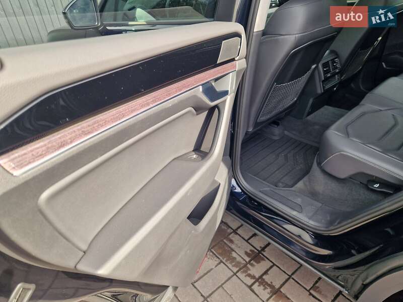 Внедорожник / Кроссовер Volkswagen Touareg 2021 в Днепре