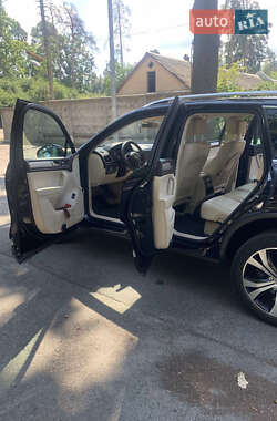 Внедорожник / Кроссовер Volkswagen Touareg 2012 в 