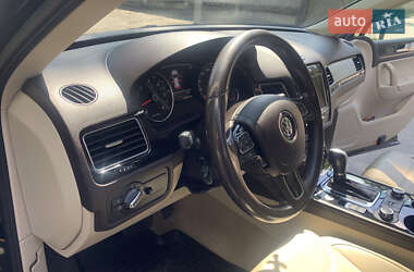 Внедорожник / Кроссовер Volkswagen Touareg 2012 в 
