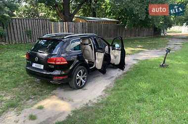 Внедорожник / Кроссовер Volkswagen Touareg 2012 в 
