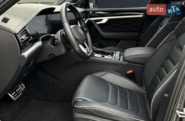 Позашляховик / Кросовер Volkswagen Touareg 2023 в  фото 81 Позашляховик / Кросовер Volkswagen Touareg 2023 в
