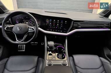 Позашляховик / Кросовер Volkswagen Touareg 2023 в  фото 120 Позашляховик / Кросовер Volkswagen Touareg 2023 в
