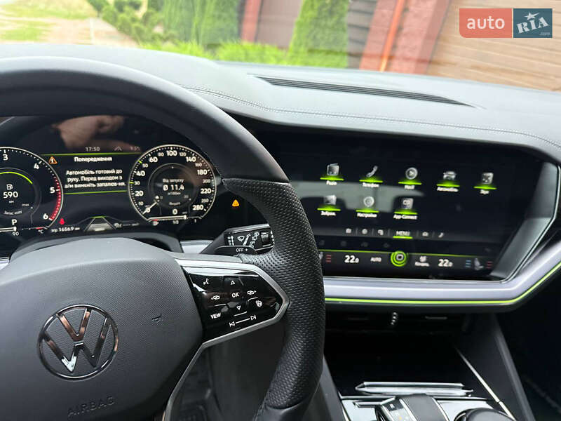 Внедорожник / Кроссовер Volkswagen Touareg 2023 в Киеве