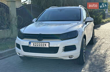Внедорожник / Кроссовер Volkswagen Touareg 2011 в 