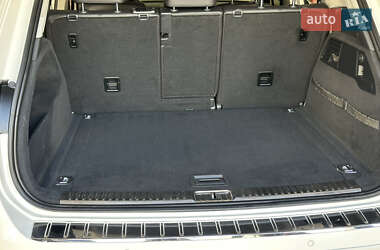 Внедорожник / Кроссовер Volkswagen Touareg 2011 в 