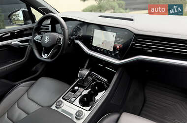 Внедорожник / Кроссовер Volkswagen Touareg 2022 в 