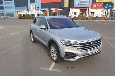 Внедорожник / Кроссовер Volkswagen Touareg 2019 в Киеве