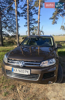 Внедорожник / Кроссовер Volkswagen Touareg 2012 в 