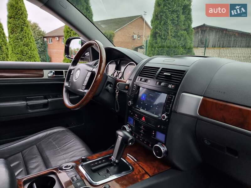 Внедорожник / Кроссовер Volkswagen Touareg 2009 в Виннице