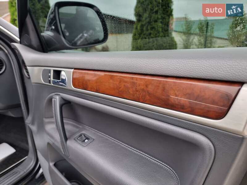 Внедорожник / Кроссовер Volkswagen Touareg 2009 в Виннице