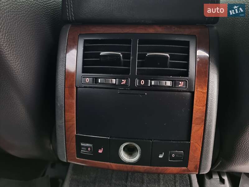 Внедорожник / Кроссовер Volkswagen Touareg 2009 в Виннице