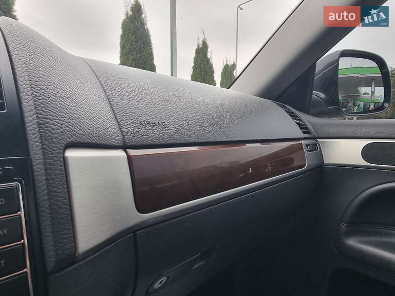 Внедорожник / Кроссовер Volkswagen Touareg 2009 в Виннице