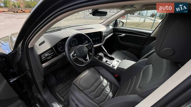 Позашляховик / Кросовер Volkswagen Touareg 2020 в Миколаєві