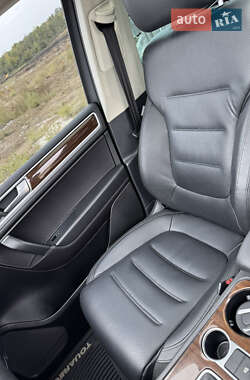 Внедорожник / Кроссовер Volkswagen Touareg 2015 в 