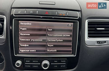 Внедорожник / Кроссовер Volkswagen Touareg 2015 в 