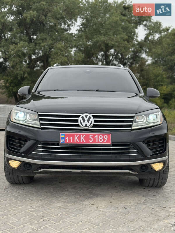 Внедорожник / Кроссовер Volkswagen Touareg 2015 в 