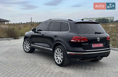 Внедорожник / Кроссовер Volkswagen Touareg 2015 в 