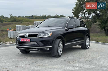 Внедорожник / Кроссовер Volkswagen Touareg 2015 в 