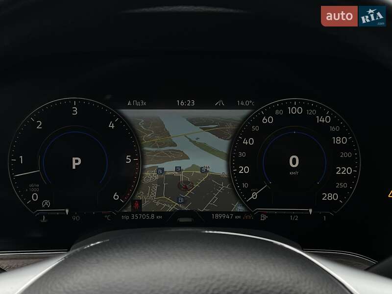 Позашляховик / Кросовер Volkswagen Touareg 2018 в Києві