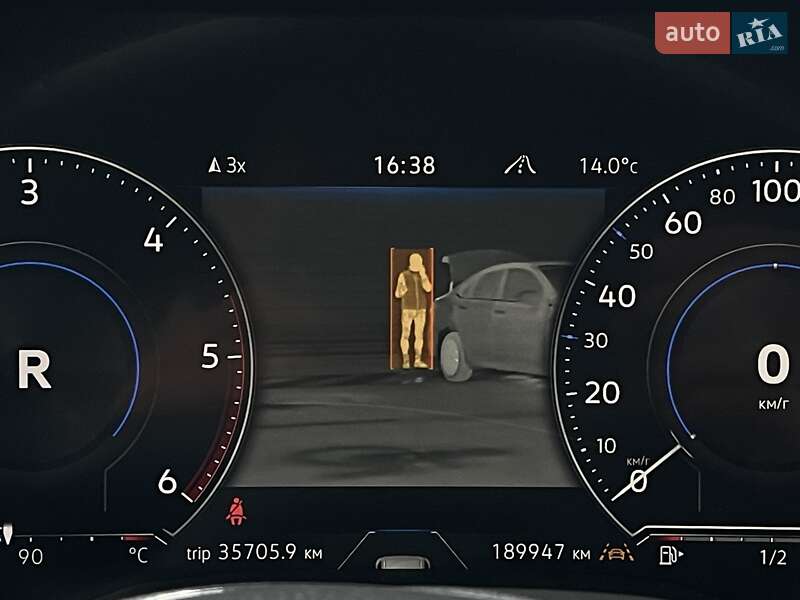 Позашляховик / Кросовер Volkswagen Touareg 2018 в Києві