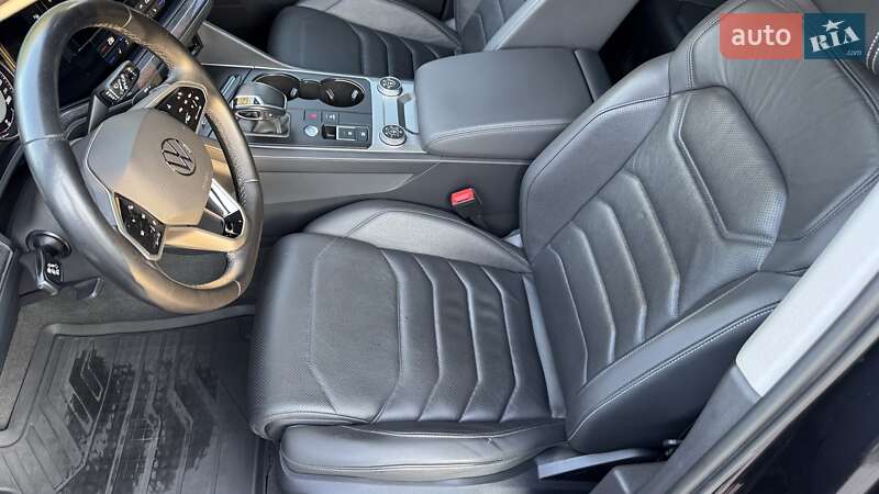 Позашляховик / Кросовер Volkswagen Touareg 2021 в Миргороді