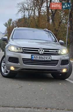 Внедорожник / Кроссовер Volkswagen Touareg 2013 в 