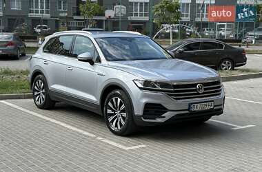 Внедорожник / Кроссовер Volkswagen Touareg 2019 в Хмельницком