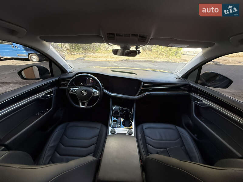 Позашляховик / Кросовер Volkswagen Touareg 2018 в Миколаєві фото 31 Позашляховик / Кросовер Volkswagen Touareg 2018 в Миколаєві