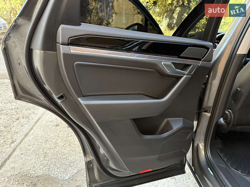 Позашляховик / Кросовер Volkswagen Touareg 2018 в Миколаєві фото 41 Позашляховик / Кросовер Volkswagen Touareg 2018 в Миколаєві