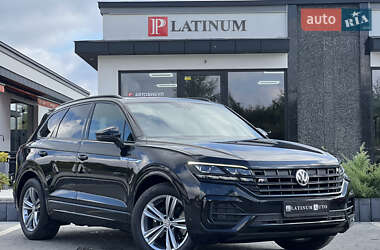 Внедорожник / Кроссовер Volkswagen Touareg 2019 в Ужгороде