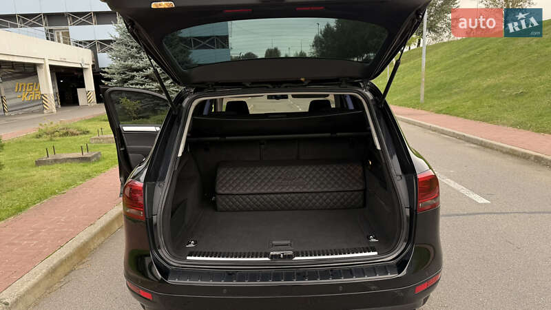 Внедорожник / Кроссовер Volkswagen Touareg 2012 в Киеве фото 32 Внедорожник / Кроссовер Volkswagen Touareg 2012 в Киеве