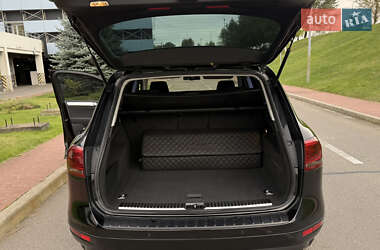 Позашляховик / Кросовер Volkswagen Touareg 2012 в  фото 32 Позашляховик / Кросовер Volkswagen Touareg 2012 в