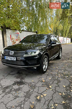 Позашляховик / Кросовер Volkswagen Touareg 2016 в Ірпені