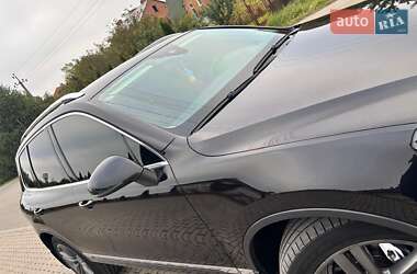 Внедорожник / Кроссовер Volkswagen Touareg 2014 в Львове