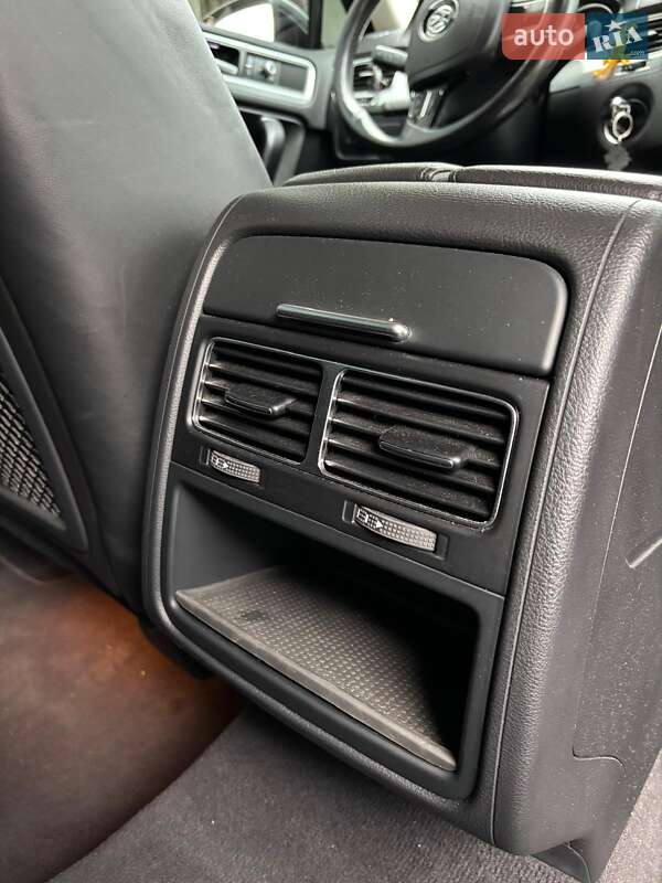 Внедорожник / Кроссовер Volkswagen Touareg 2014 в Львове фото 36 Внедорожник / Кроссовер Volkswagen Touareg 2014 в Львове