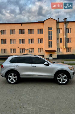 Внедорожник / Кроссовер Volkswagen Touareg 2010 в 