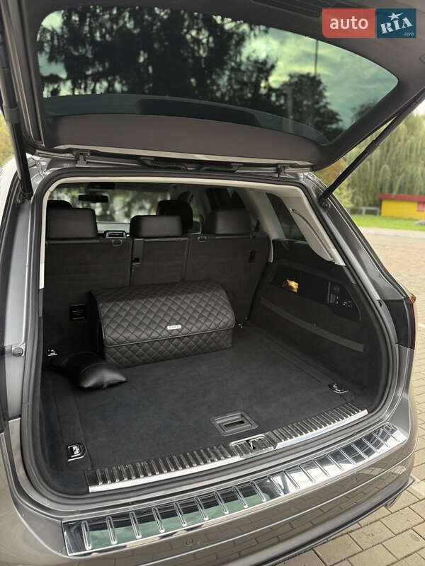 Позашляховик / Кросовер Volkswagen Touareg 2013 в Луцьку