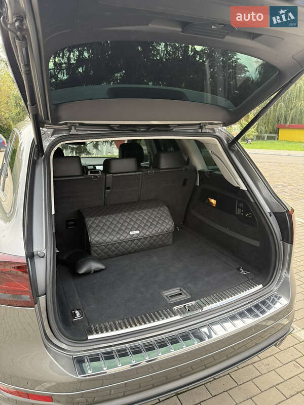 Позашляховик / Кросовер Volkswagen Touareg 2013 в Луцьку