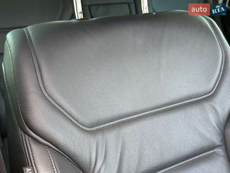 Внедорожник / Кроссовер Volkswagen Touareg 2013 в Ровно