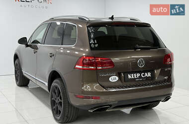 Внедорожник / Кроссовер Volkswagen Touareg 2010 в 