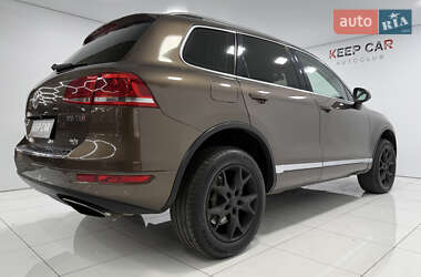 Внедорожник / Кроссовер Volkswagen Touareg 2010 в 