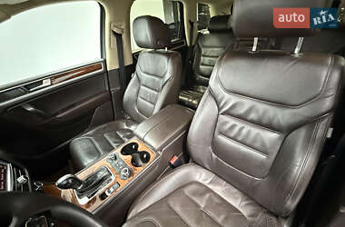 Внедорожник / Кроссовер Volkswagen Touareg 2010 в 