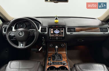 Внедорожник / Кроссовер Volkswagen Touareg 2010 в 