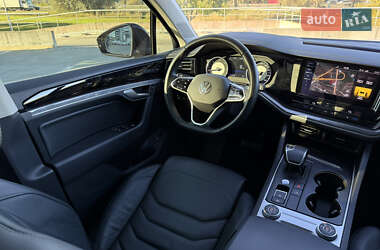 Внедорожник / Кроссовер Volkswagen Touareg 2021 в 