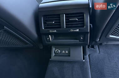 Внедорожник / Кроссовер Volkswagen Touareg 2021 в 
