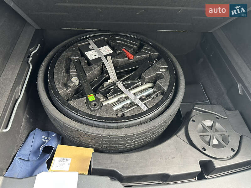 Позашляховик / Кросовер Volkswagen Touareg 2019 в Дніпрі